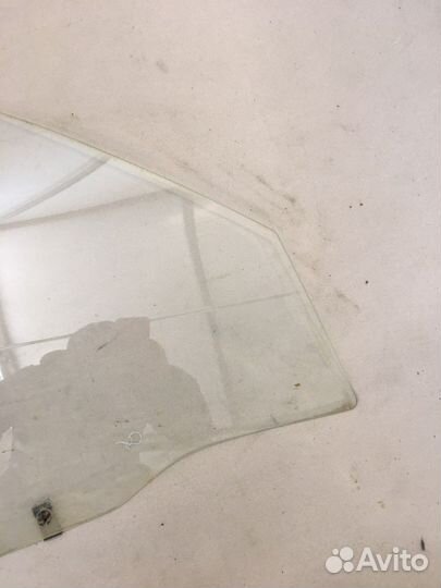 Стекло переднее правое Audi A4 B5(1928)