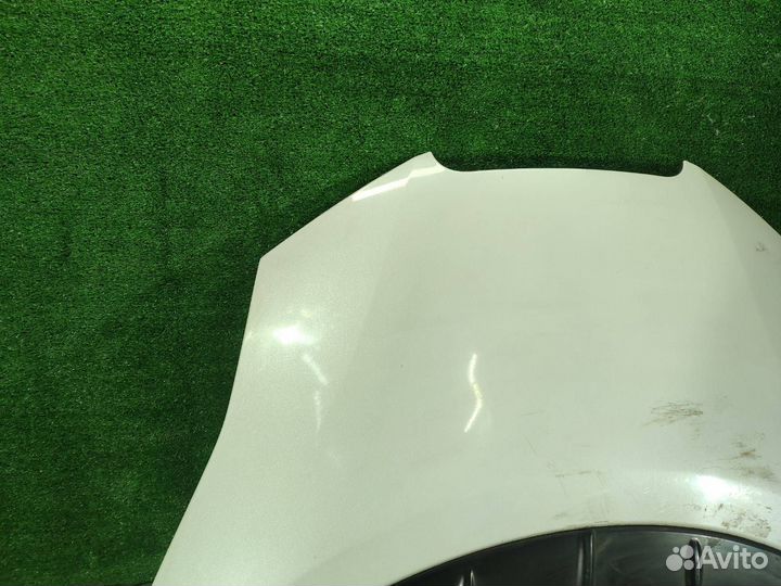 Капот Nissan Leaf