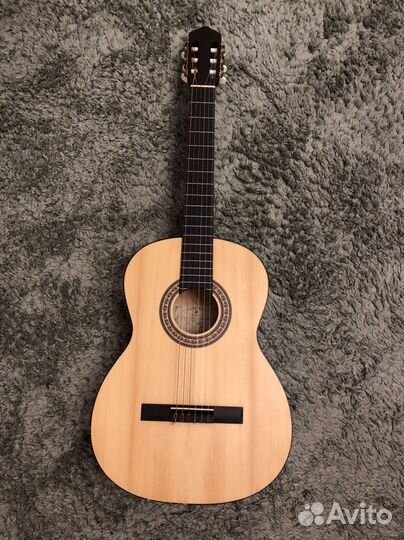 Акустическая гитара