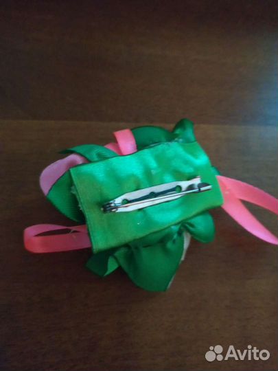 Брошь из ленты