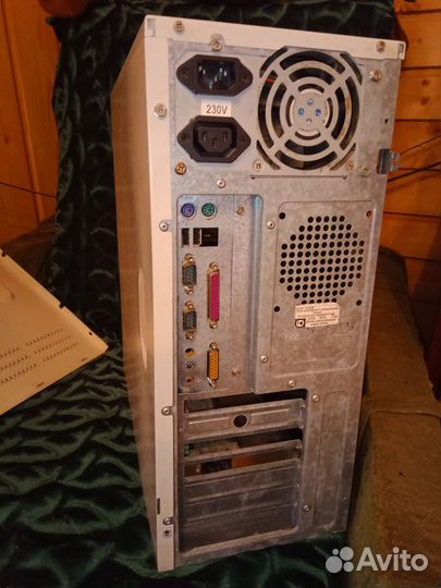 Лот. Запчасти, корпус, шлейфы и д.р. от компьютера