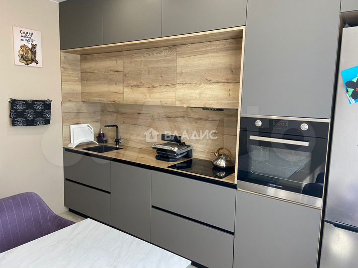 2-к. квартира, 65 м², 7/12 эт.