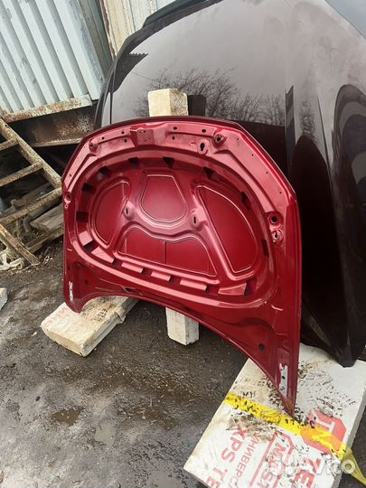 Volkswagen polo капот цвет красный