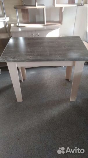 Кухонный стол новый