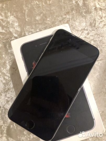 Телефон iPhone 6s