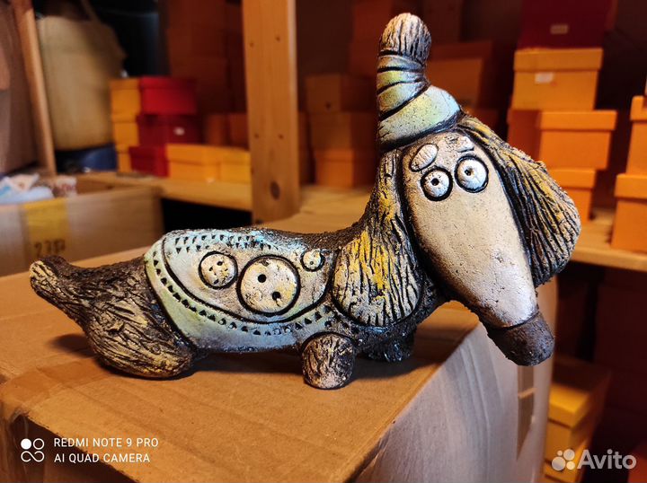 Фигурка глиняная такса и кот