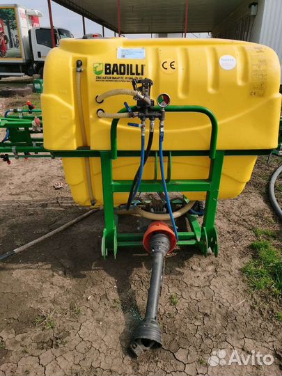 Продаю опрыскиватель 600 литров