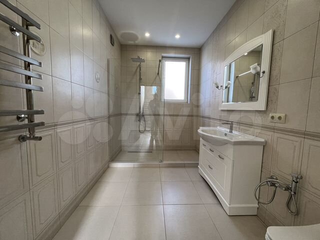 Дом 180 м² на участке 5 сот.