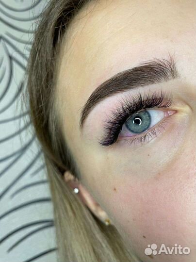 Наращивание ресниц, оформление бровей