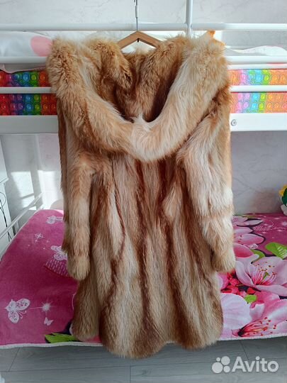 Шуба из енота с капюшоном