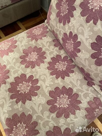 Кресло и пуф