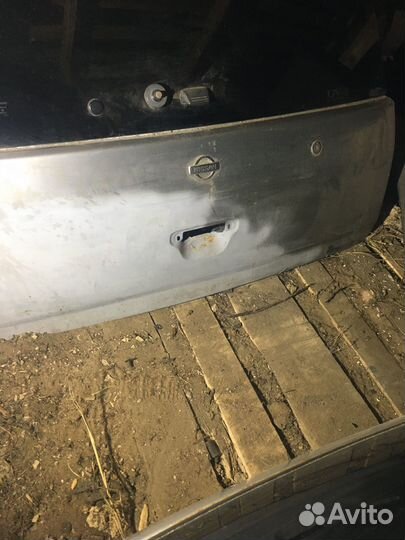 Крышка багажника Ниссан Куб 1