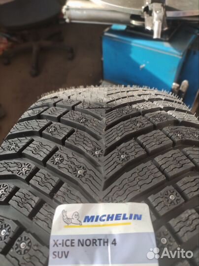 Michelin X-Ice North 4 SUV 275/40 R21 107T