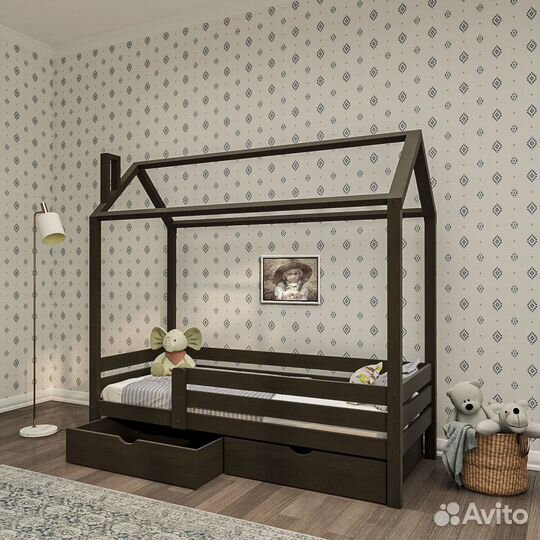 Кровать домик из массива