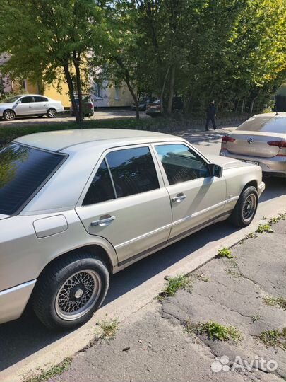 Mercedes-Benz W124, 1988
