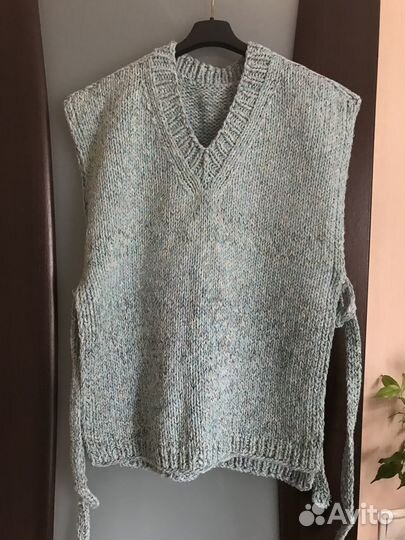 Жилет вязаный