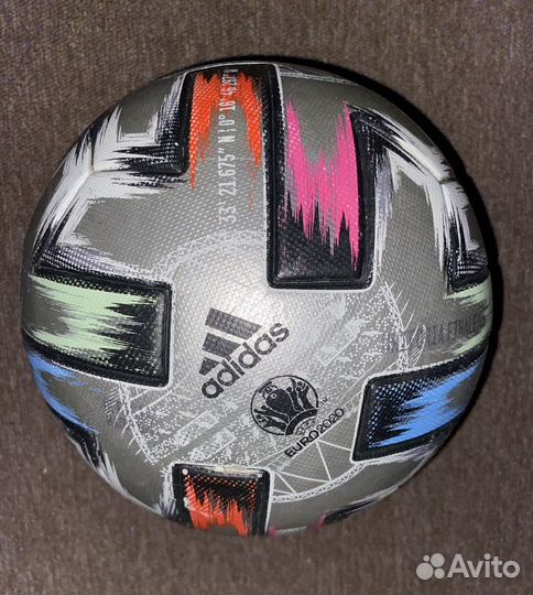 Футбольный мяч adidas