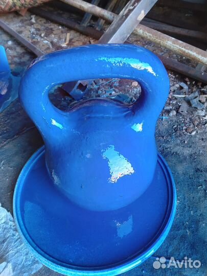 Гиря 16 кг. Гиря 24 кг. Гантели по 8 кг. 2 шт