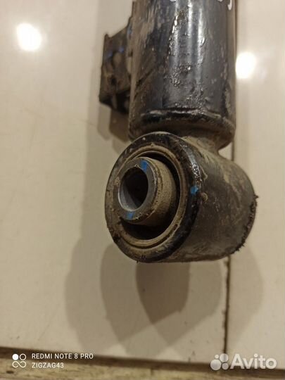 Амортизатор (передний, правый)