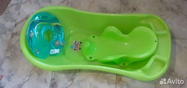 Ванночка для купания с горкой и кругом