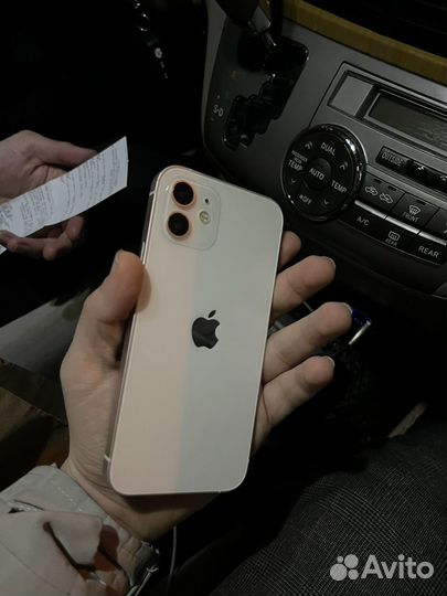 iPhone 12, 64 ГБ