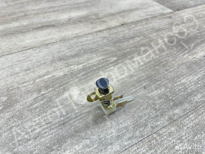 Концевик ручника Golf 3 Passat B4 Transporter T4