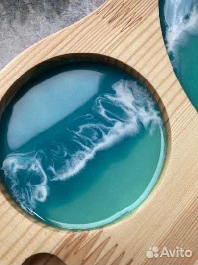 Поднос деревянный с эпоксидной смолой