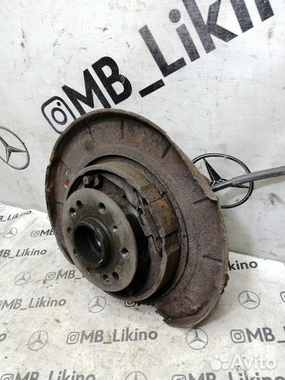 Кулак задний левый Mercdes Ml W164