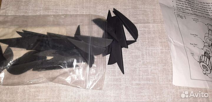 Устройство для ремонта и наклейки оперения стрел