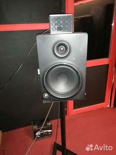 Студийные мониторы Mackie (Колонки)