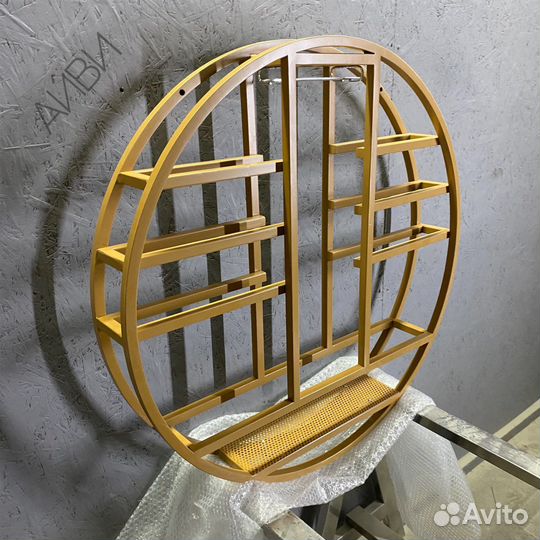 Золотая винная полка настенная