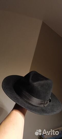 Фетровая шляпа черная