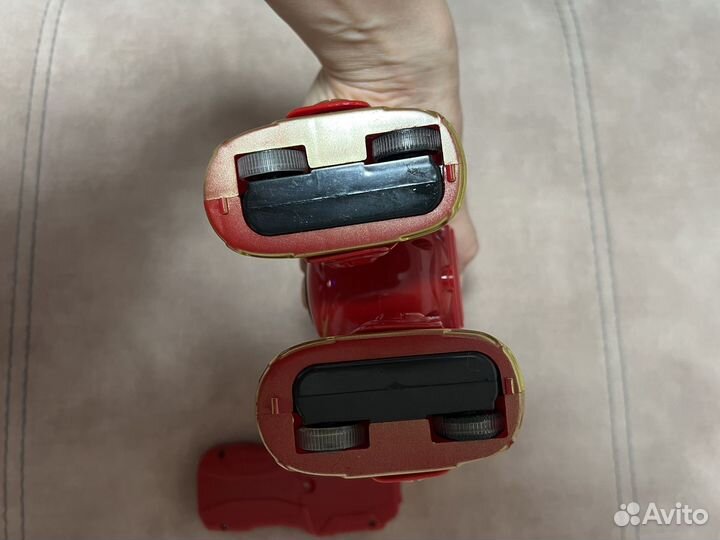 Танцующий робот