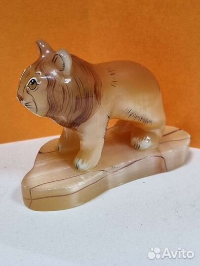 Статуэтка, камень Селенит