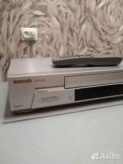 Видеомагнитофон Panasonic nv sj205eu