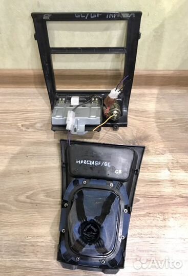 Консоль центральная Subaru Impreza GC