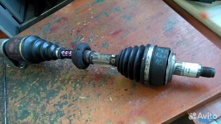 Правый передний привод на автомобиль Honda Edix