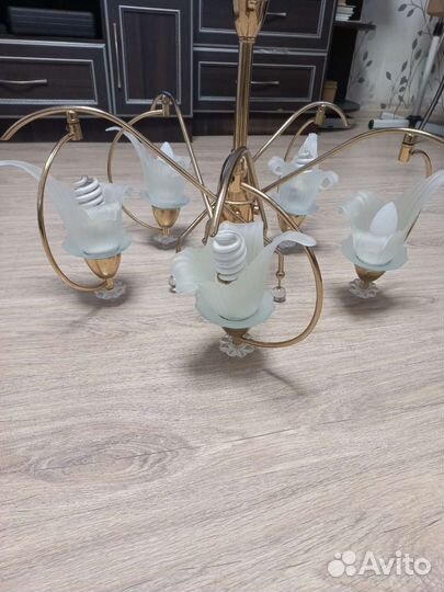 Люстра б/у с лампочками