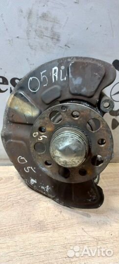 Кулак передний левый Mercedes-Benz E-Class E250