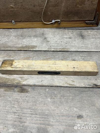 Старинный уровень СССР из дерева