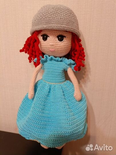 Вязаная кукла ручной работы