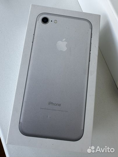 Коробка от iPhone 7
