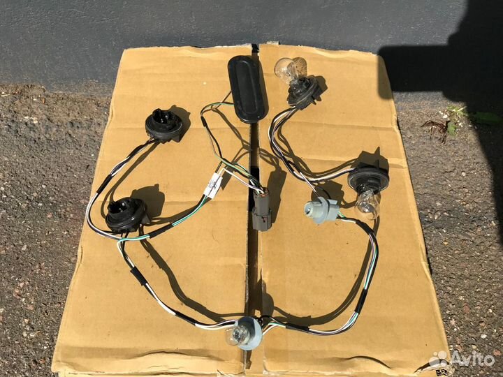 Кнопка крышки багажника Dodge Challenger LC 09-14