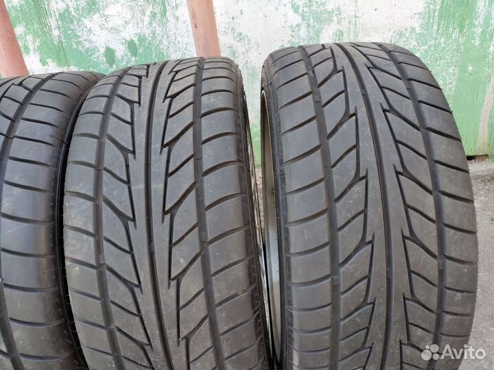 Nitto NT555 Extreme ZR 245/40 R20 и 275/35 R20 99W