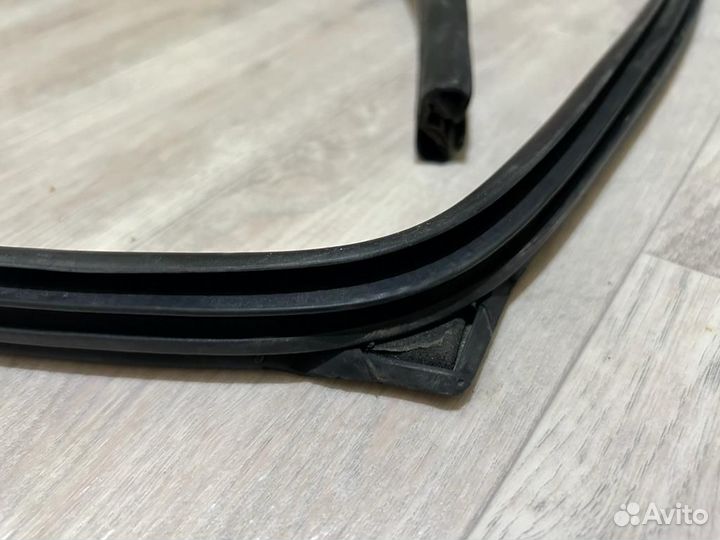 Уплотнительная резинка на - 