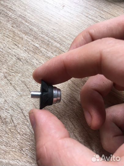 Универсальные шипы под футбольные бутсы