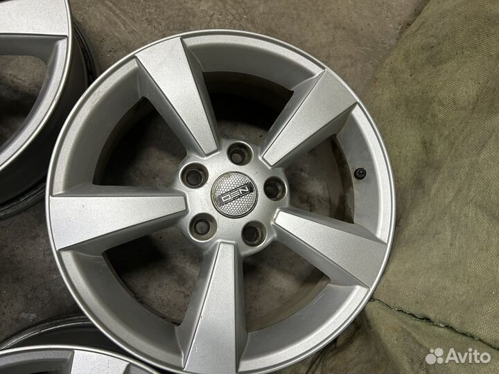 Диски на Nissan qashqai r16