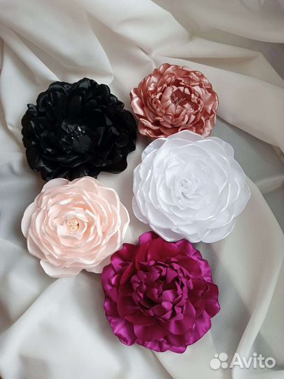 Брошь Цветок чокер ручной работы