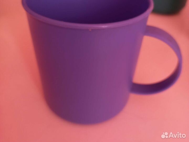 Кружки пластмассовые, 7 штук