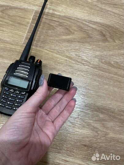 Фиксатор регуляторов частот рации Lira DP-2600 DMR